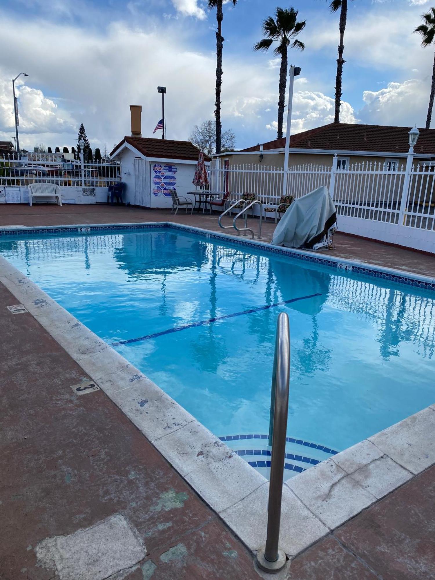 Holiday Motel Oakdale Exterior foto
