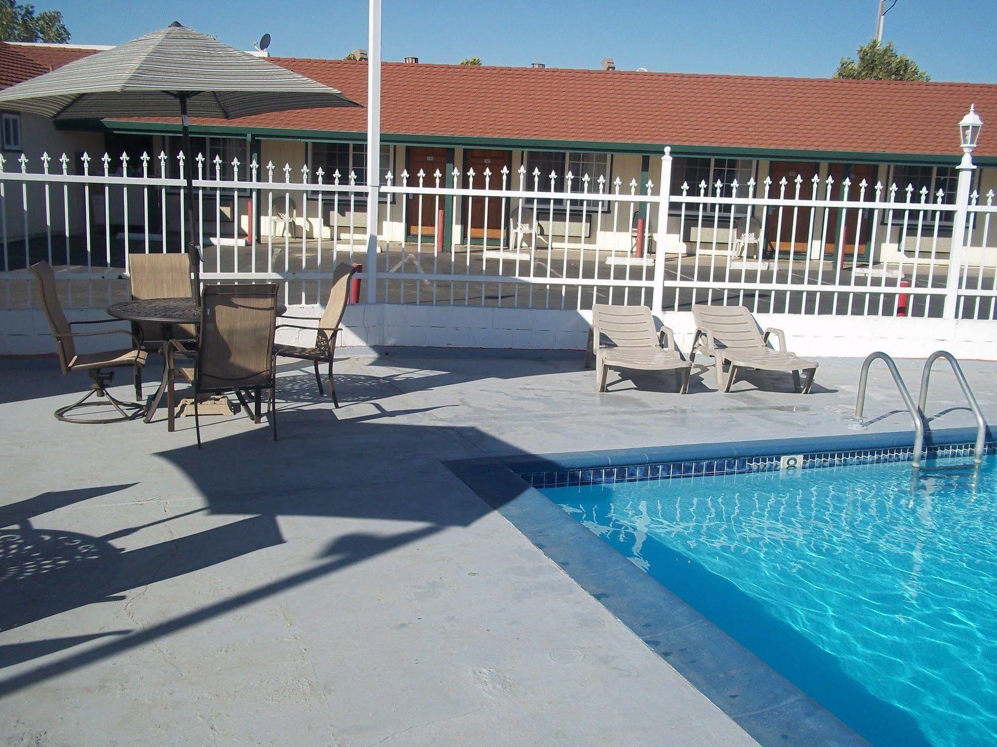 Holiday Motel Oakdale Exterior foto